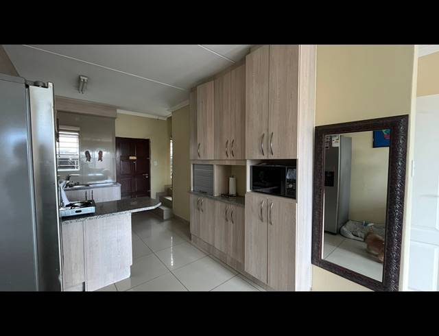 2 BEDROOM TOWNHOUSE FOR SALE IN MAYBERRY PARK